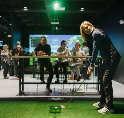 Mobile golf simulator rental at bar in Central New York